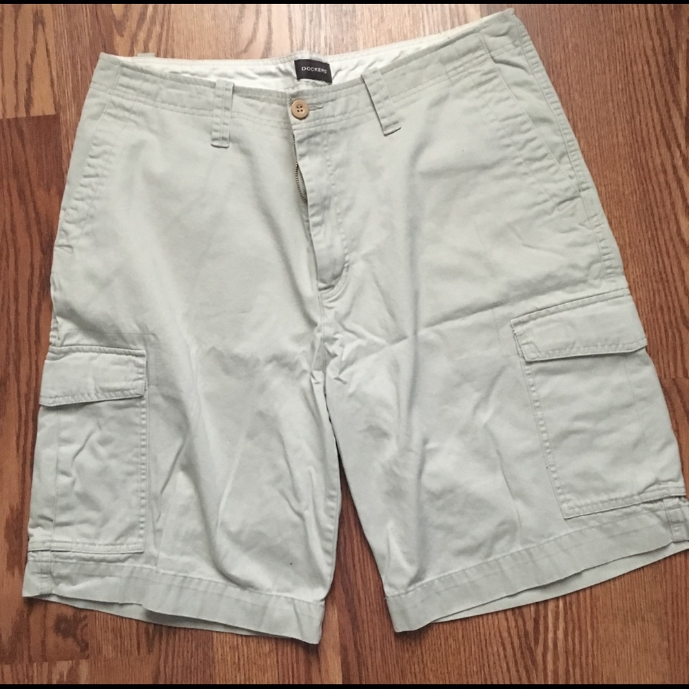 Men’s cargo shorts